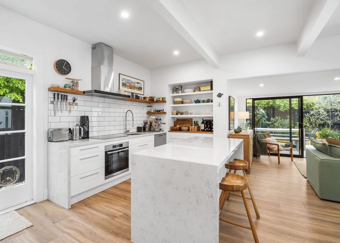  at 50 Wiggins Street, Sumner, Christchurch City, Canterbury