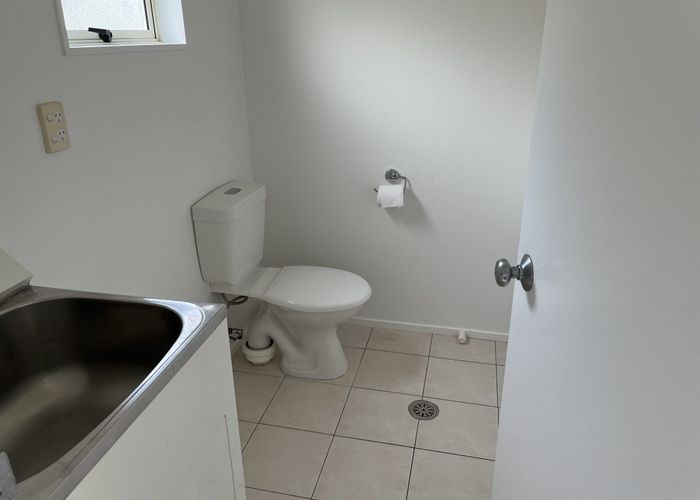  at A6/20 Ian Marwick Place, Birkenhead, North Shore City, Auckland