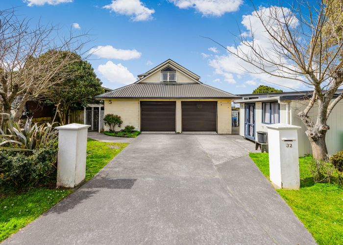  at 32 Evans Road, Weymouth, Manukau City, Auckland