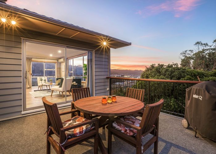  at 2 Ash Grove, Ranui, Porirua