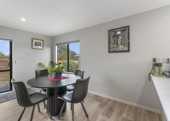  at 25 Rosewood Place, Paraparaumu