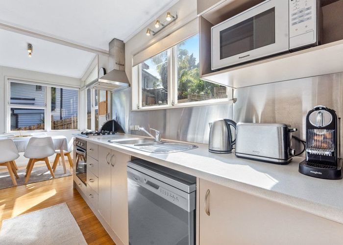  at 1/129 ESKDALE Road, Birkdale, Auckland
