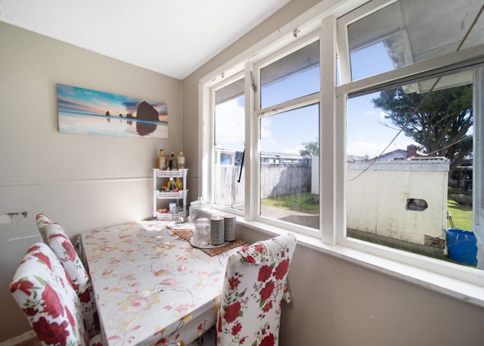  at 7 Farmer Street, Mangere East, Auckland