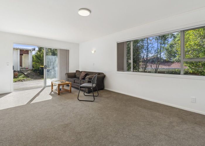  at 2/12 Pamela Place, New Lynn, Waitakere City, Auckland