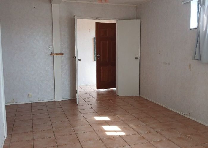  at 15 Kopara Place, Clendon Park, Manukau City, Auckland