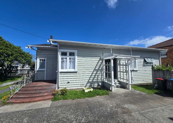  at 7 Pine Street, Mount Eden, Auckland City, Auckland