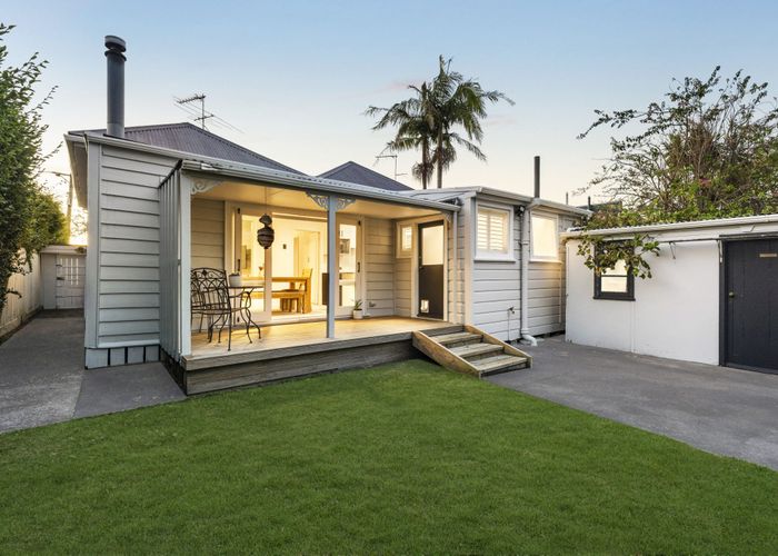  at 16 Kiwi Road, Devonport, North Shore City, Auckland