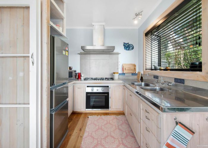  at 17 Scott Road, Stanmore Bay, Whangaparaoa
