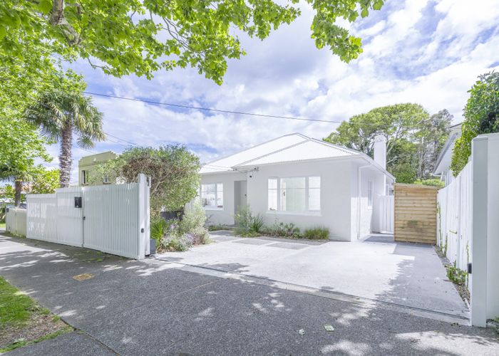  at 12 Nottingham Street, Westmere, Auckland
