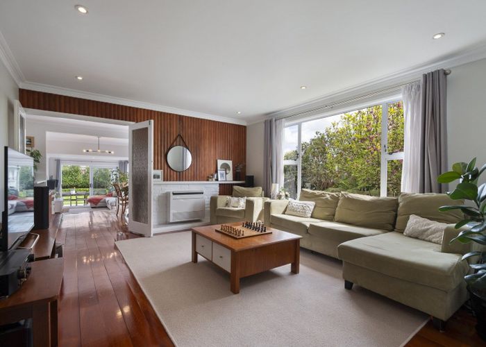  at 42 Park Road, West End, Palmerston North