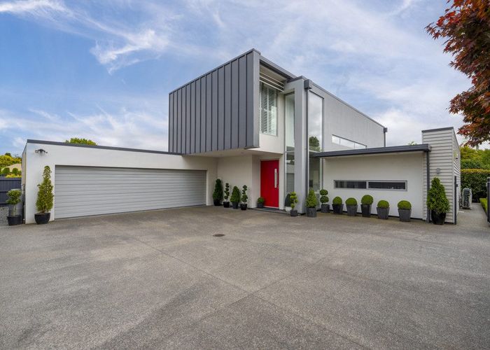  at 18 Hamilton Avenue, Ilam, Christchurch