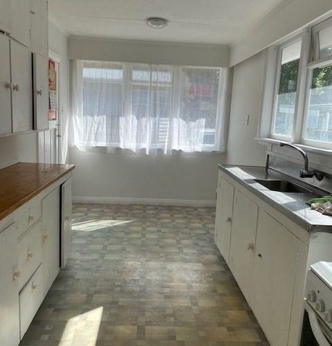  at 194A Pilkington Road, Point England, Auckland