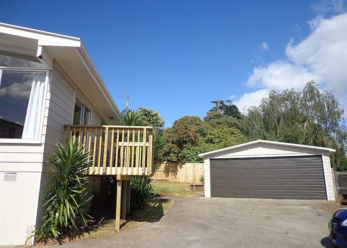  at 32 Glennandrew Drive, Half Moon Bay, Auckland