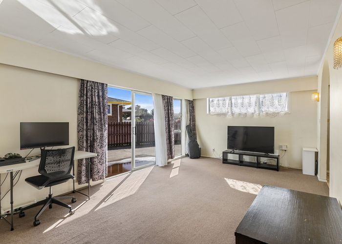  at 4 Convair Crescent, Mangere, Auckland