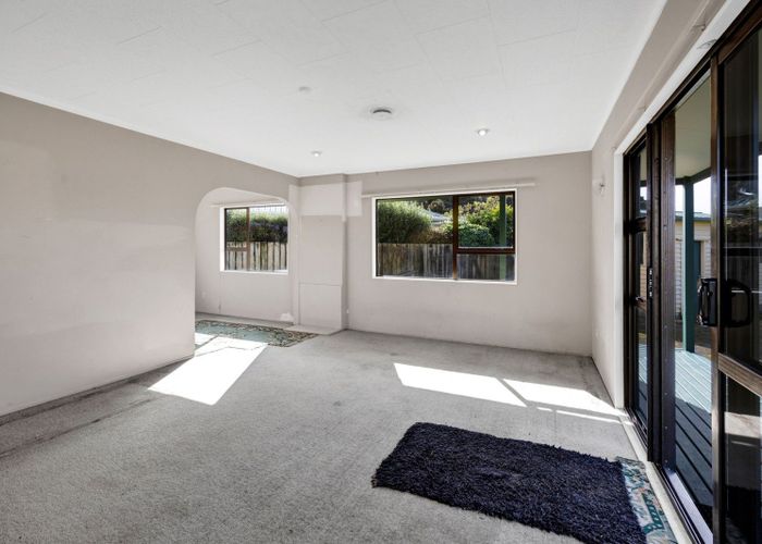  at 27 Tiverton Crescent, Whalers Gate, New Plymouth
