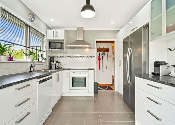  at 44 Te Kanawa Crescent, Henderson, Auckland