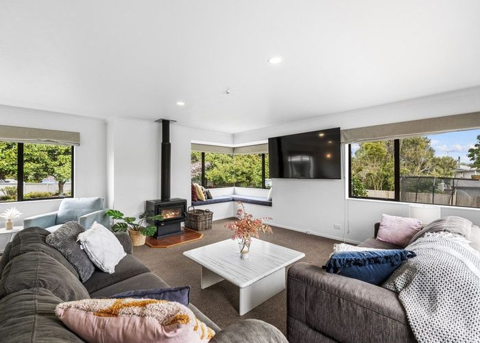  at 7 Sunny Crescent, Huapai, Kumeu