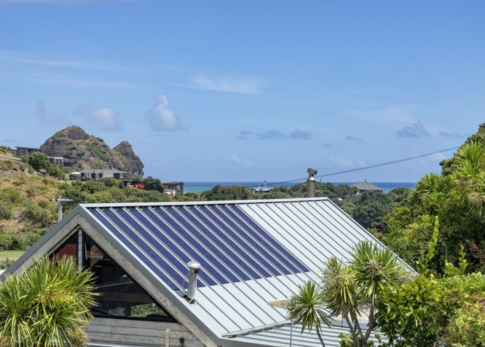  at 24 Seaview Road, Piha, Waitakere City, Auckland