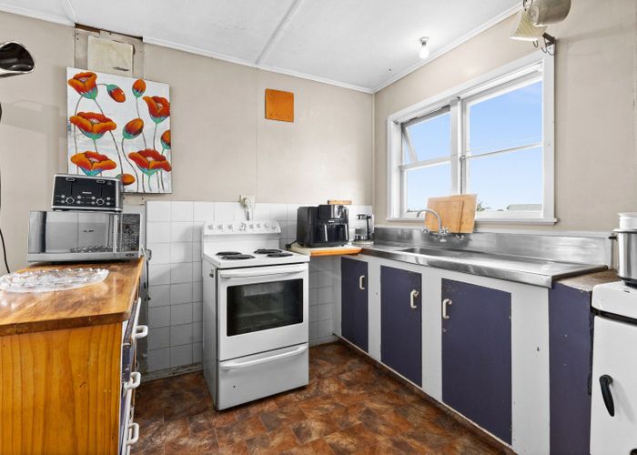  at 2 Merton Crescent, Pirimai, Napier