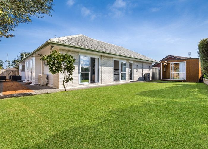  at 61 Frank Nobilo Drive, Golflands, Manukau City, Auckland