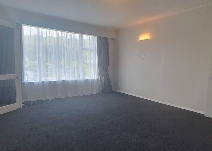  at 39 Korau Grove, Stokes Valley, Lower Hutt, Wellington