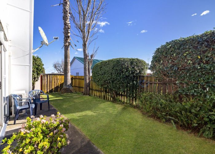  at 2/215 Fifteenth Avenue, Tauranga South, Tauranga, Bay Of Plenty