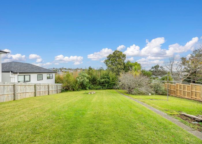  at 131 Arran Road, Browns Bay, North Shore City, Auckland