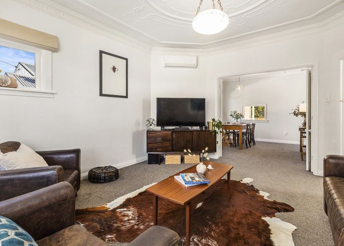  at 8 Friend Street, Karori, Wellington, Wellington