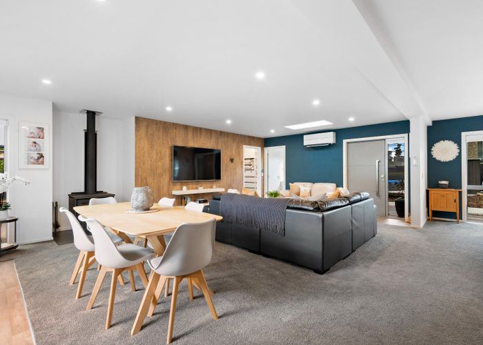  at 18 Foster Place, Mount Pisa