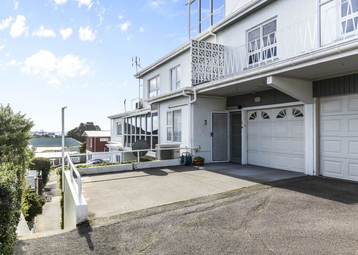 at 3/422 Devon Street West, Lynmouth, New Plymouth, Taranaki