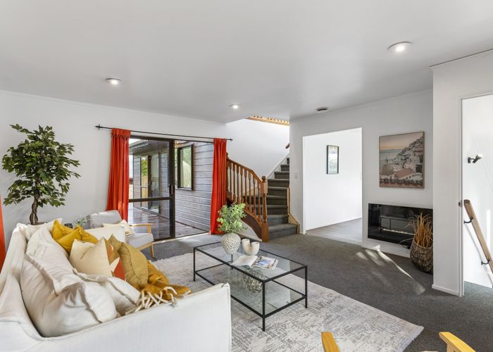  at 2/25 Fernwood Grove, Bayview, Auckland