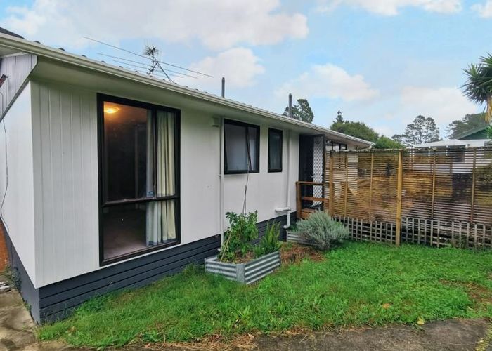  at 2/109 Oreil Avenue, West Harbour, Waitakere City, Auckland
