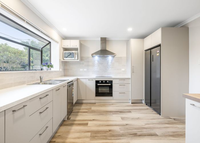  at 121 Prestons Road, Redwood, Christchurch City, Canterbury