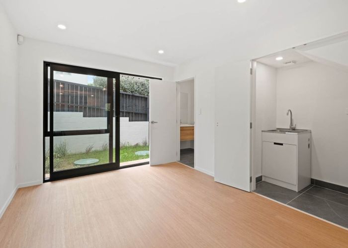  at 4/66 Jutland Road, Hauraki, North Shore City, Auckland