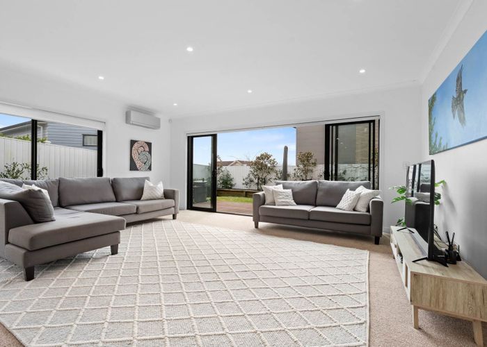  at 8 Awakirihi Close, Shamrock Park, Manukau City, Auckland