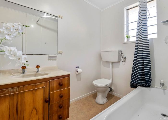  at 1/88 White Swan Road, Mount Roskill, Auckland