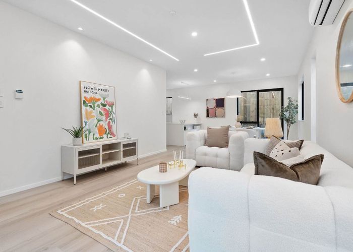  at 4/129 Arran Road, Browns Bay, North Shore City, Auckland