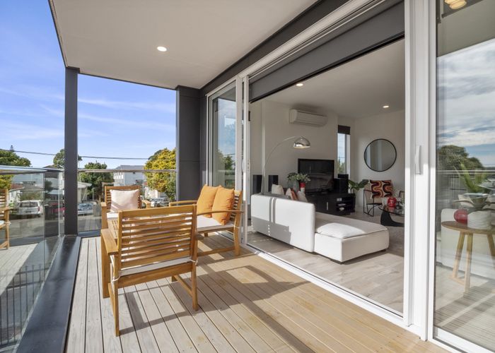  at 5A Holland Avenue, Point England, Auckland City, Auckland