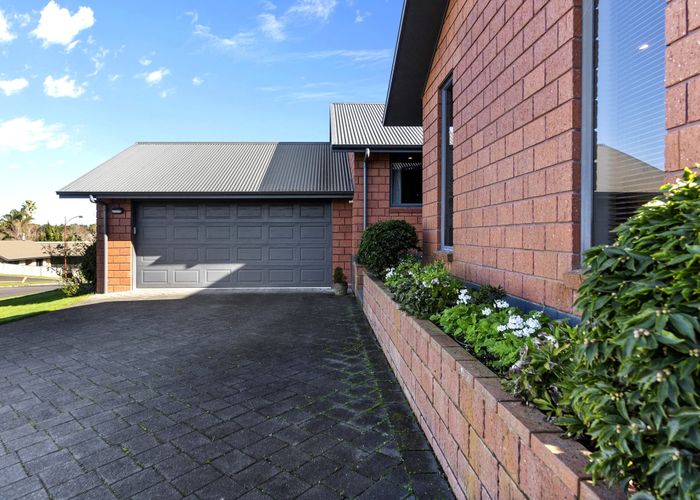 For sale 56 Cairns Crescent, Rototuna, Hamilton, Waikato homes.co.nz