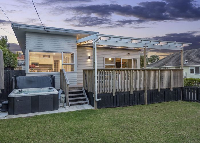  at 1/19 Montgomery Avenue, Belmont, North Shore City, Auckland