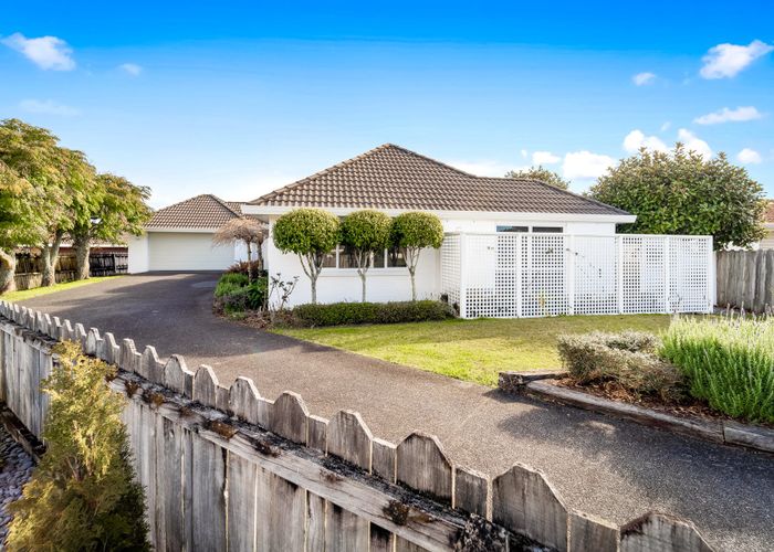  at 27 Travers Place, Northpark, Auckland