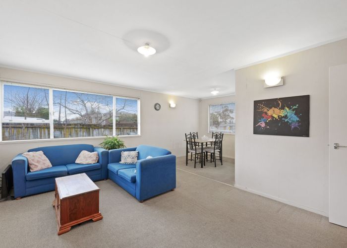  at 1/83 Barrack Road, Mount Wellington, Auckland