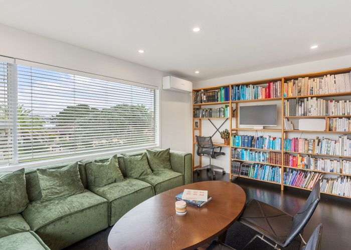  at 2/97 Takutai Avenue, Half Moon Bay, Manukau City, Auckland