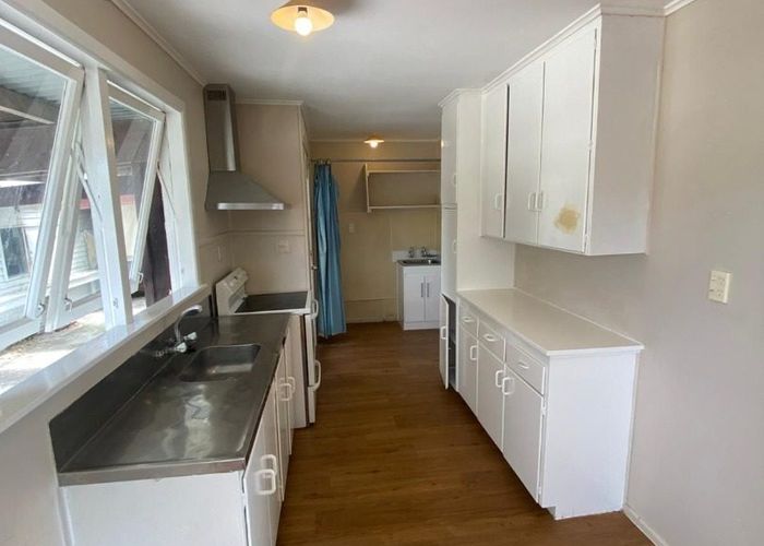  at 11 Glen Norman Ave, Henderson, Waitakere City, Auckland