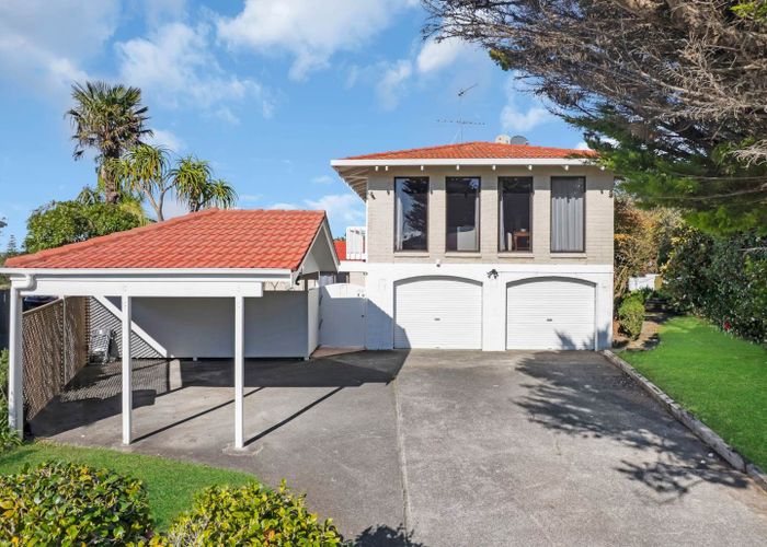  at 2 Sandford street, Campbells Bay, North Shore City, Auckland