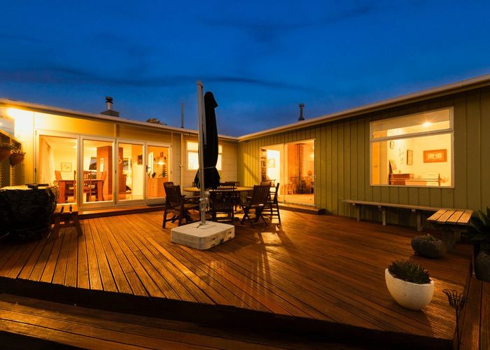  at 10 Vaucluse Avenue, Paraparaumu Beach, Paraparaumu