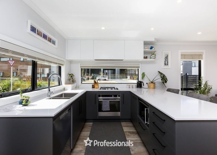  at 24 Reakes Crescent, Wallaceville, Upper Hutt