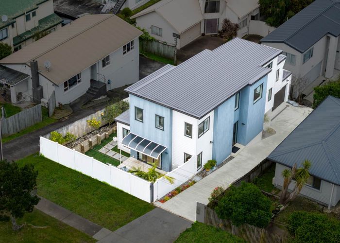  at 674 East Coast Road, Pinehill, North Shore City, Auckland