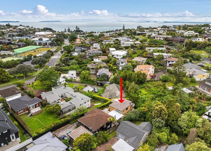  at 10c Matipo Road, Mairangi Bay, North Shore City, Auckland