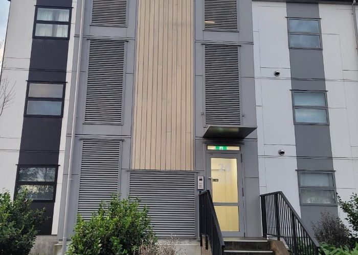  at 302/30 Shortfin Place, Flat Bush, Manukau City, Auckland